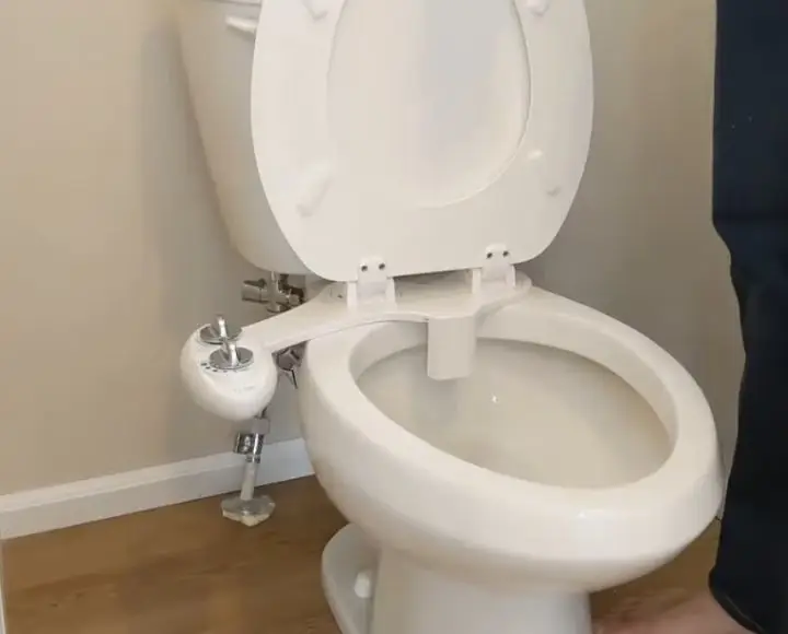luxe bidet toilet seat doesnt fit