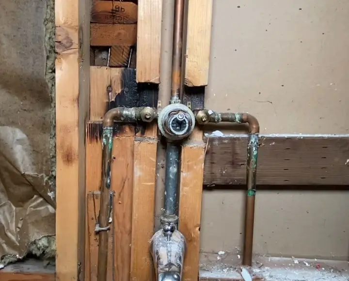 how to cap a water line under pressure