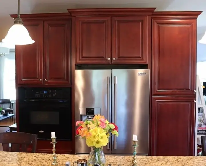 what color kitchen table with cherry cabinets